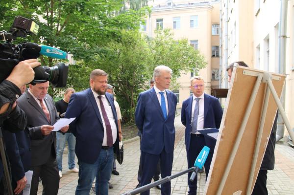 Вице-губернатор Анатолий Повелий проверил проблемные объекты капитального ремонта