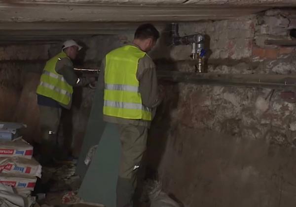 В этом году по адресу ул. Курляндская, 47 к.2 проходит капитальный ремонт систем теплоснабжения и горячего водоснабжения