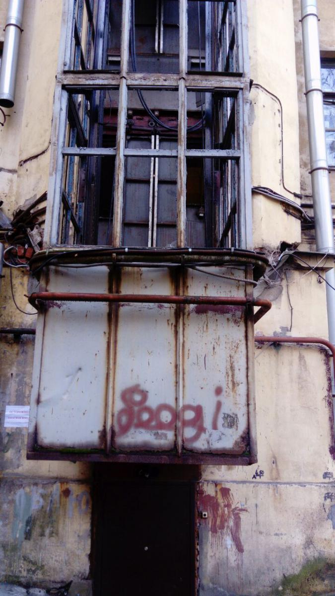 Новые лифты заработали в доме 53 по улице Восстания