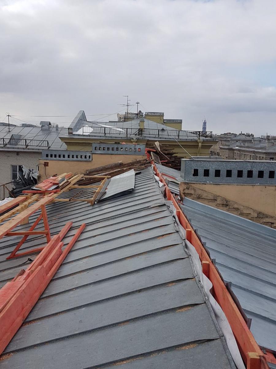 Специалисты строительного контроля Фонда провели дополнительную проверку крыши на ул. Савушкина, 14